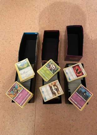 Pokémon - Lot de 300 cartes Pokémon - Françaises et officielles, marca: Pokémon, estado: Como nuevo, 35,00 €, 37,45 € Protección al comprador incluida