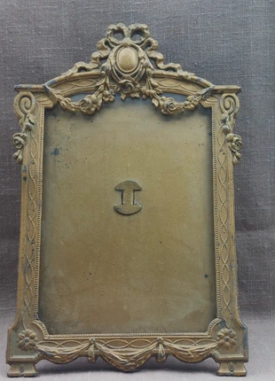 Cadre à poser ancien, 1900 , métal, style Louis XVI , noeud et guirlandes, merk: Ancien, 1900, décor Louis XVI, staat: Veelgebruikt, € 26,00, € 28,00 inclusief Kopersbescherming