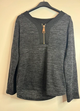 Pull taille unique noir et gris, marque: Unique, état: Très bon état, taille: Taille unique, 4,00 €, 4,90 € Protection acheteurs incluse