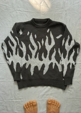 Pull gris Flamme Aesthetic, brand: CHROME, condizioni: Ottime, €29.99, €32.19 include la Protezione acquisti