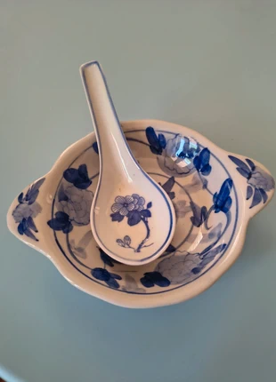 Ciotola con cucchiaio bianca con fiorellini blu, état: Très bon état, 2,00 €, 2,80 € Protection acheteurs incluse