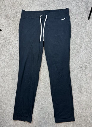 Vintage Black Nike Sweatpants Size XL, brand: Nike, condizioni: Ottime, taglia: XL, €11.99, €13.29 include la Protezione acquisti