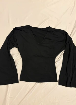 Haut noir manches évasées fluide, marque: pas de marque, état: Neuf sans étiquette, taille: S / 36 / 8, 21,00 €, 22,75 € Protection acheteurs incluse