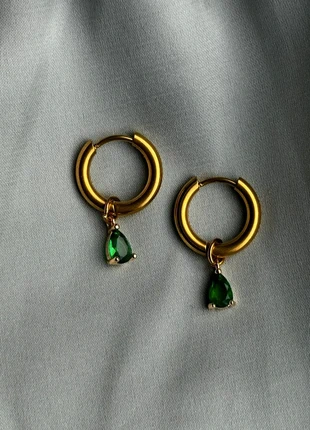 Hoops goud steen groen musthave oorbellen, merk: Vintage, staat: Heel goed, € 6,95, € 8,00 inclusief Kopersbescherming