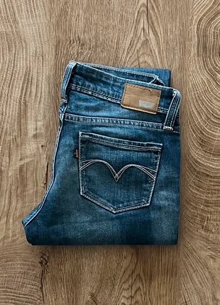 Jean/pantalon bleu Levi's Low Rise Skinny, femme, taille W 26 L 32 (36 taille française), brand: Levi's, condizioni: Ottime, taglia: S / IT 40 / EU 36, €24.90, €26.85 include la Protezione acquisti Pro