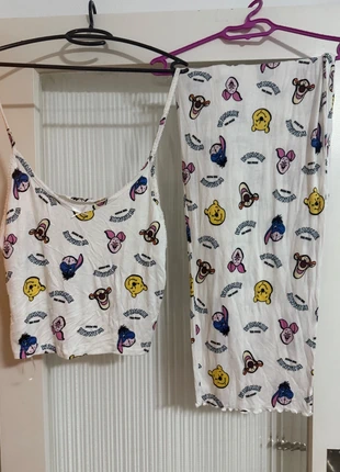 Pyjama winnnie en xl, neuf jamais porté, marque: Disney x Primark, état: Neuf sans étiquette, taille: XL / 42 / 14, 17,00 €, 18,55 € Protection acheteurs incluse