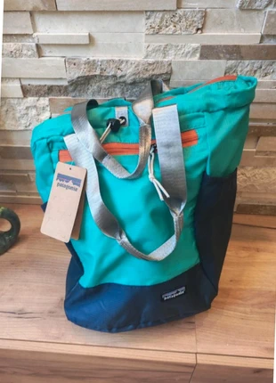 Sac à dos 27L Bleu Patagonia - Neuf et transformable avec poigné à main, brand: Patagonia, condizioni: Nuovo senza cartellino, €35.00, €37.45 include la Protezione acquisti