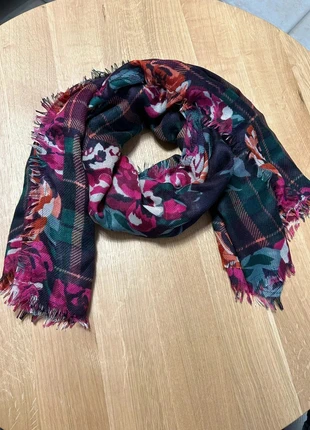 Foulard écharpe châle vert mauve H&M, marque: H&M, état: Très bon état, 4,00 €, 4,90 € Protection acheteurs incluse