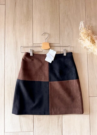 Jupe courte effet daim damier, marca: Boutique Parisienne, estado: Muito bom, tamanho: S / 36 / 8, €33.00, €35.35 inclui Proteção do Comprador