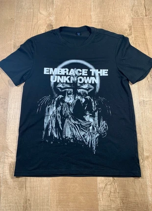 Tee-shirt Romwe / M / 50x70 cm / “Embrace The Unknown” goth print / 0454, marque: Romwe, état: Bon état, taille: M, 5,00 €, 5,95 € Protection acheteurs (Pro) incluse