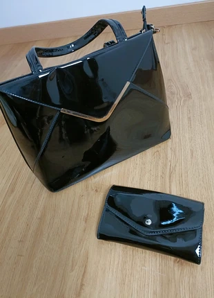 Sac à main noir avec portefeuille noir Bon état, estado: Bom, €15.00, €16.45 inclui Proteção do Comprador