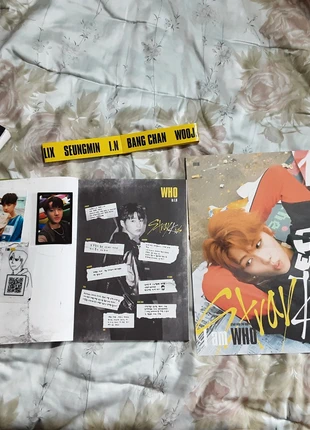 Stray Kids I am WHO album, état: Très bon état, 10,00 €, 11,20 € Protection acheteurs incluse