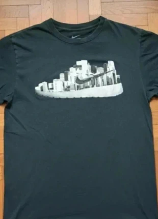 👕 T-shirt Nike vintage – Taille S – Motif ville 👕, brand: Nike, condition: Good, size: S, €3.80, €4.69 includes Buyer Protection Pro