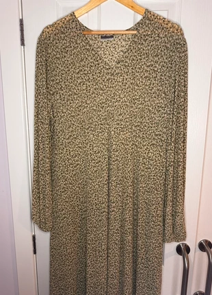 Green Beloved, long sleeve, v-neckline dress with overall pattern. Size 16, brand: beloved, condition: Very good, size: L / UK 16-18, £4.50, £5.43 includes Buyer Protection