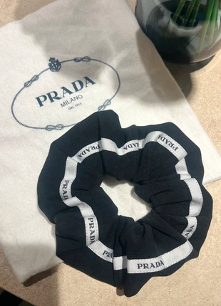Scrunchies Prada, brand: Prada, condizioni: Nuovo senza cartellino, €8.90, €10.05 include la Protezione acquisti