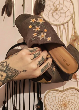 Mules, marque: Claudia Ghizzani, état: Très bon état, taille: 38, 8,00 €, 9,10 € Protection acheteurs incluse