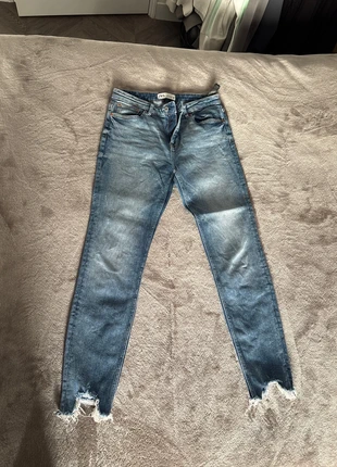 Jeans Zara, marke: Zara, zustand: Sehr gut, größe: L / 40 / 12, 10,00 €, 11,20 € inklusive Vinted-Käuferschutz