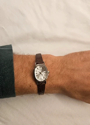 vintage Holek Armbanduhr, brand: Quartz, condizioni: Nuovo con cartellino, taglia: Fino a 30 mm, €21.00, €22.75 include la Protezione acquisti