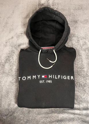 Sweat à capuche Tommy Hilfiger Noir logo brodé blanc - Très bon Etat - Taille S, marque: Tommy Hilfiger, état: Très bon état, taille: S, 29,99 €, 32,19 € Protection acheteurs incluse