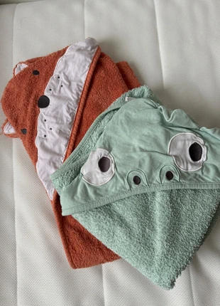 Lot de 2 capes de bain, marque: Vertbaudet, état: Très bon état, 3,00 €, 3,85 € Protection acheteurs incluse