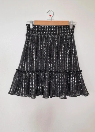 Korte zwarte zilver glitter rok, merk: EIGHT PARIS, staat: Heel goed, maat: S / 36 / 8, € 8,50, € 9,63 inclusief Kopersbescherming