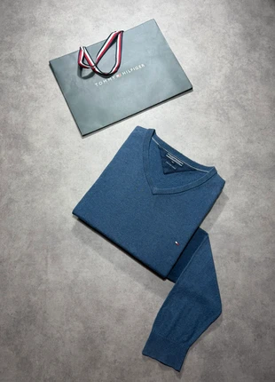 Pull Tommy Hilfiger bleu marine col V - Logo brodé - coton & cachemire - Taille XXL | 2459, brand: Tommy Hilfiger, condizioni: Ottime, taglia: XXL, €29.99, €32.19 include la Protezione acquisti Pro