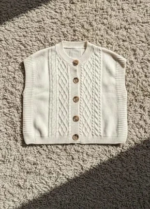 Gilet sans manches en maille torsadée écru – style cozy chic, brand: Lone Valley, condition: Very good, size: S / 36 / 8, €38.99, €41.64 includes Buyer Protection