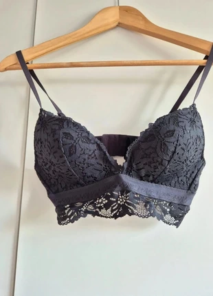 Soutien-gorge en dentelle H&M bleu marine
Taille française 90B eur 75B, marke: H&M, zustand: Sehr gut, größe: 75B, 9,00 €, 10,15 € inklusive Vinted-Käuferschutz
