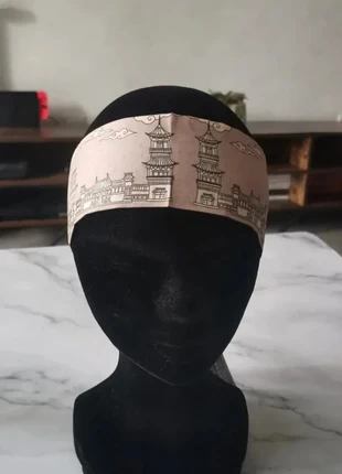 😊 Très joli bandeau touché soie 😊, état: Neuf sans étiquette, taille: M, 5,00 €, 5,95 € Protection acheteurs incluse