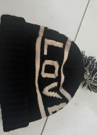 Bonnet d'Hiver Jennyfer "LOVE" à Pompon 🖤, brand: Jennyfer, condition: Satisfactory, size: One size, €3.00, €3.85 includes Buyer Protection