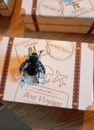 Broche avec la boîte, marca: luxe.fr, estado: Muito bom, €5.00, €5.95 inclui Proteção do Comprador Pro