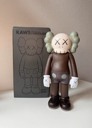 Kaws Brown edition, merk: Kaws, staat: Nieuw met prijskaartje, € 60,00, € 63,70 inclusief Kopersbescherming