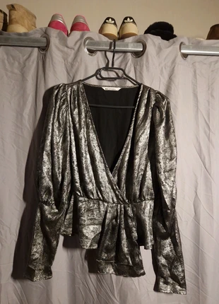 Blouse argenté taille M, marque: Zara, état: Très bon état, taille: M / 38 / 10, 8,00 €, 9,10 € Protection acheteurs incluse