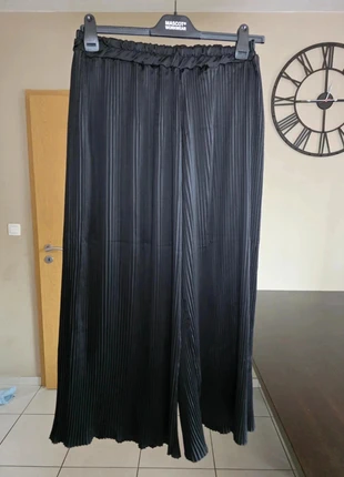 Black Pleated Wide-Leg Pants – Elastic Waist – Brand Eros, marque: Eros, état: Très bon état, taille: XL / 42 / 14, 7,00 €, 8,05 € Protection acheteurs incluse