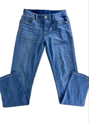 Levi’s 502 Regular Taper Taille 16A très bon état, merk: Levi's, staat: Heel goed, maat: 16 jaar / 176 cm, € 13,00, € 14,35 inclusief Kopersbescherming