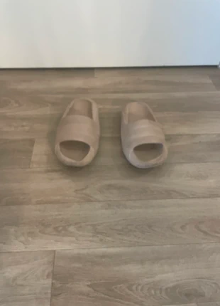 Claquettes beiges confort – Pointure 36/37, marque: Confort, état: Bon état, taille: 37, 1,50 €, 2,28 € Protection acheteurs incluse