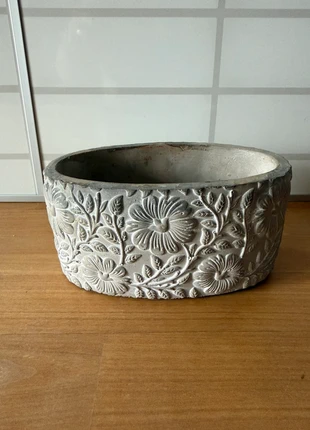 Petit cache-pot ovale 14x8 cm, état: Bon état, 3,00 €, 3,85 € Protection acheteurs incluse