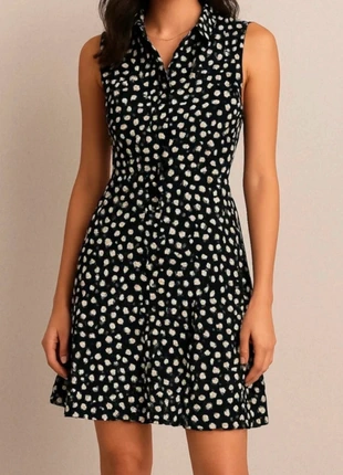 Robe noir et blanc, staat: Heel goed, maat: S / 36 / 8, € 4,00, € 4,90 inclusief Kopersbescherming