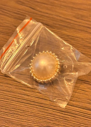 Bouton vintage old money doré et perle, brand: Vintage, condition: New with tags, €2.00, €2.80 includes Buyer Protection