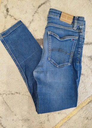 Jean Tommy Hilfiger - Slim Fit - 10 ans (140 cm), brand: Tommy Hilfiger, condizioni: Buone, taglia: 10 anni / 140 cm, €10.00, €11.20 include la Protezione acquisti Pro