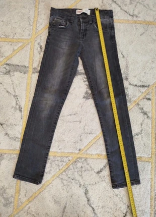 Jean Levi's 510 Skinny - 10ans, brand: Levi's, condizioni: Buone, taglia: 10 anni / 140 cm, €7.00, €8.05 include la Protezione acquisti Pro