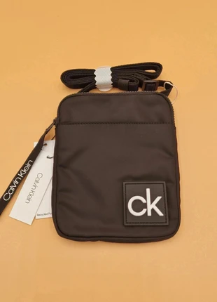 🔥 Sacoche Calvin Klein Flat Pack S – Style moderne & éco-responsable – NEUVE 🔥, marca: Calvin Klein, estado: Novo com etiquetas, €35.00, €37.45 inclui Proteção do Comprador Pro