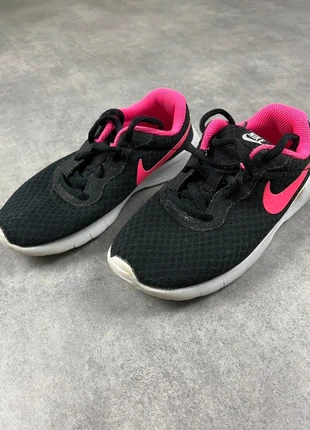 Basket enfant Nike Tanjun PS noir/fuchsia - Taille 31, marca: Nike, estado: Bueno, tamaño: 31, 5,00 €, 5,95 € Protección al comprador incluida
