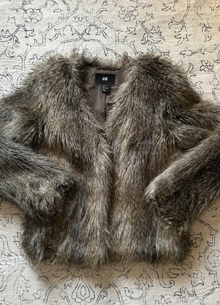 Fausse fourrure vintage, brand: H&M, condition: Very good, size: XS / 34 / 6, €25.00, €26.95 includes Buyer Protection