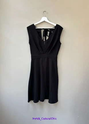 Robe noire élégante Naf Naf – Taille 34 - Très bon état, brand: Naf Naf, condizioni: Ottime, taglia: XS / IT 38 / EU 34, €8.00, €9.10 include la Protezione acquisti