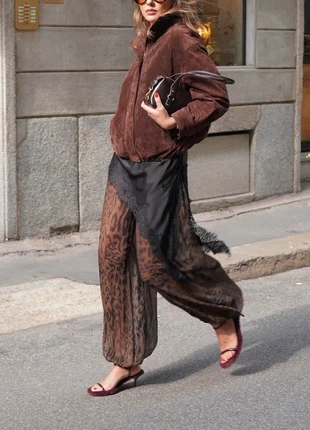 Abito nero in satin con pizzo – elegante, morbido e perfetto anche sopra ai jeans, marke: Amazon, zustand: Neu, größe: S / 36 / 8, 29,00 €, 31,15 € inklusive Vinted-Käuferschutz