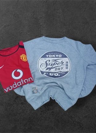Lotto Vestiti Vintage Felpa Crewneck + Maglietta da calcio Manchester United, marca: Vintage Dressing, estado: Muito bom, tamanho: S, €26.99, €29.04 inclui Proteção do Comprador