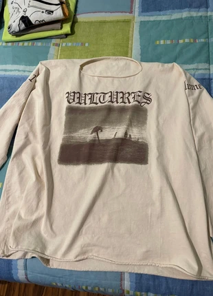 Yzy Yeezy Vultures Volume 1 Long Sleeve Size 2 Brand New Cream, brand: Yeezy, condizioni: Nuovo senza cartellino, taglia: L, €40.00, €42.70 include la Protezione acquisti