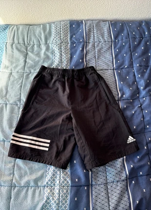 Pantalón chándal Adidas, Adidas sweat shorts, marque: adidas, état: Très bon état, taille: S, 15,00 €, 16,45 € Protection acheteurs incluse