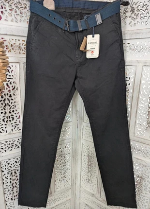 👖 Pantalon Homme - Marque Kaporal - Taille W29 / 39fr - Couleur Noir avec Ceinture Bleu Marine, marke: Kaporal, zustand: Sehr gut, größe: W29 | DE 44, 25,00 €, 26,95 € beinhaltet Vinted-Käuferschutz Pro